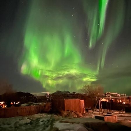Leilighet Ballstad Luaran gambar