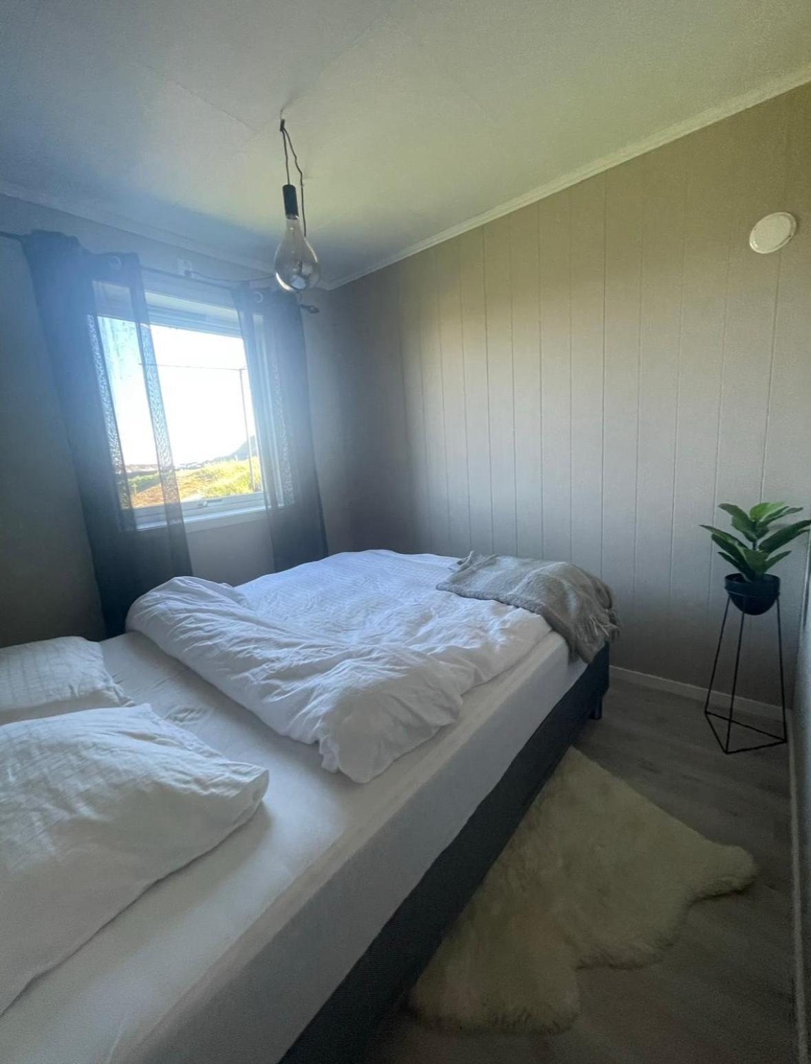 Leilighet Ballstad Luaran gambar