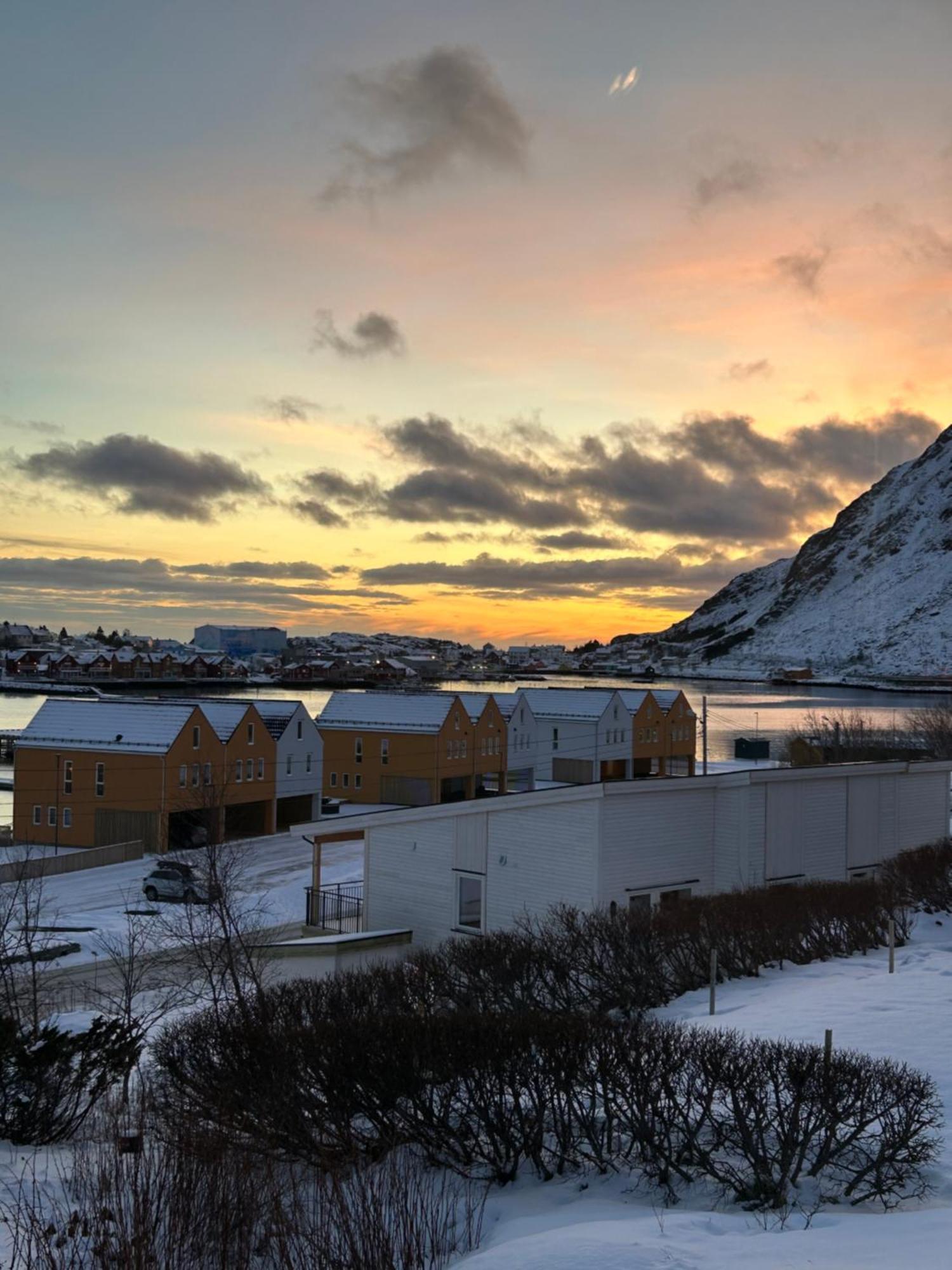 Leilighet Ballstad Luaran gambar