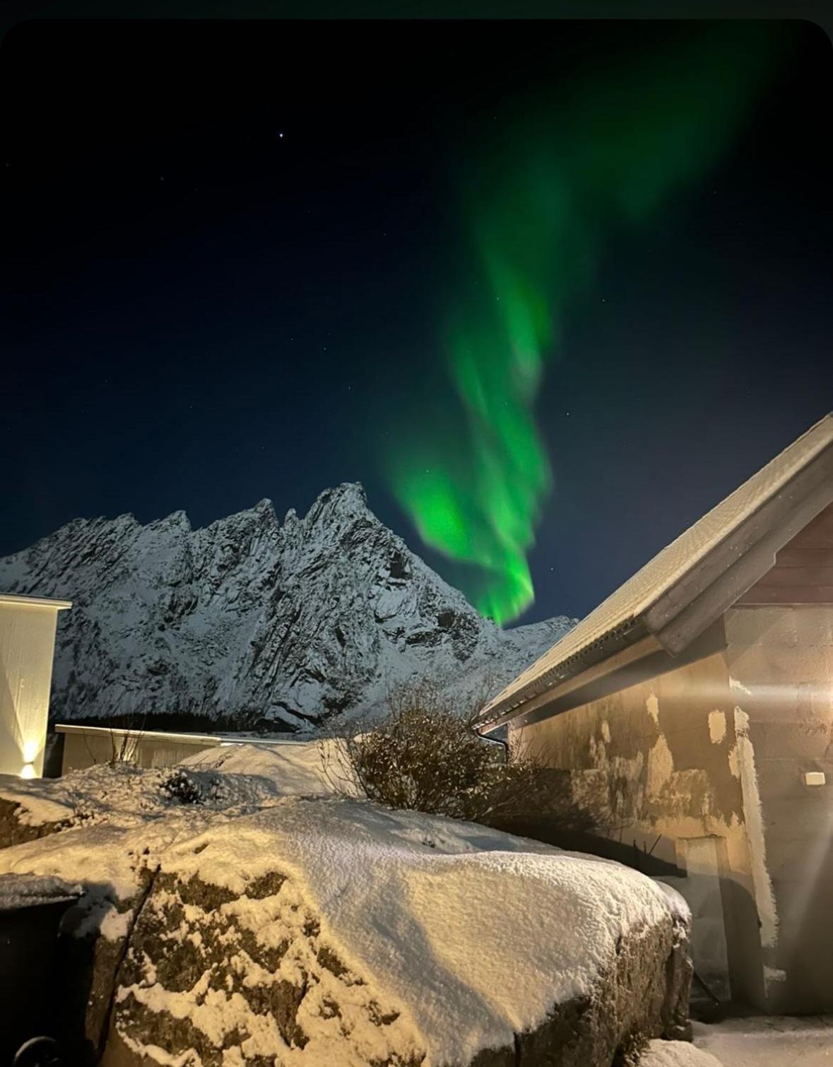 Leilighet Ballstad Luaran gambar